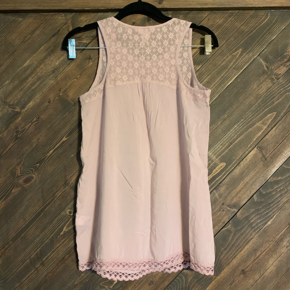 Sun & Shadow lacey tank - Picture 5 of 5